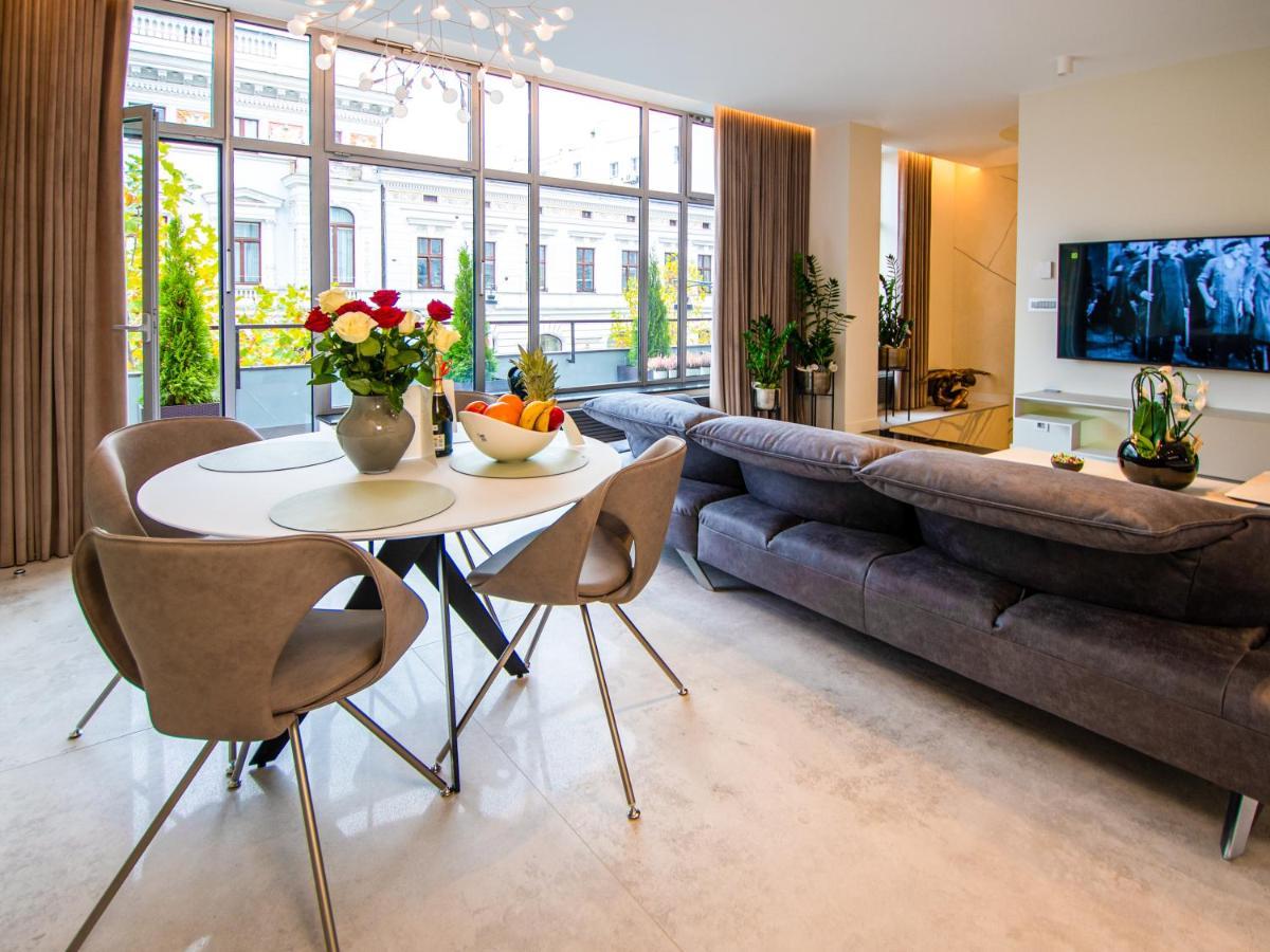 Pietryna Apartments Luxury - Sauna , Jacuzzi , Bezposrednio Przy Ul Piotrkowskiej ウッチ エクステリア 写真
