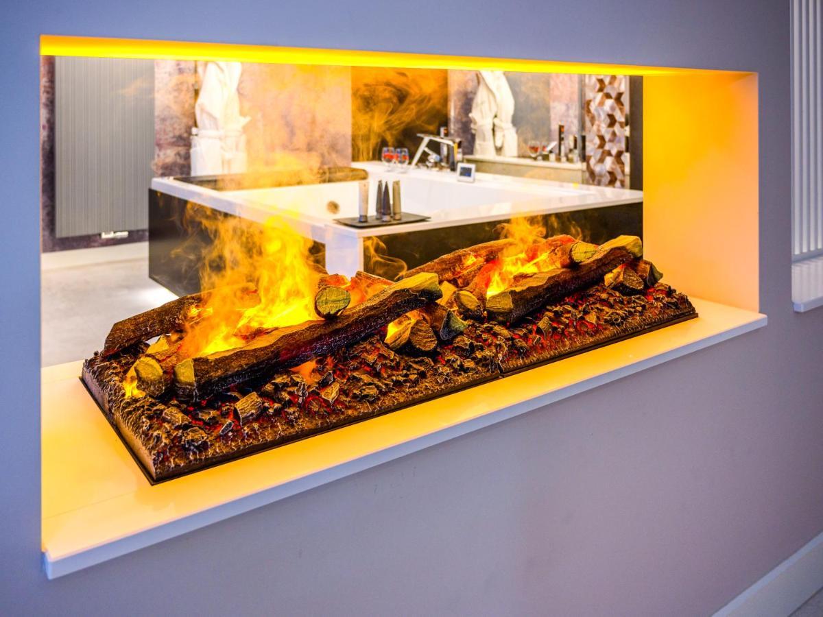 Pietryna Apartments Luxury - Sauna , Jacuzzi , Bezposrednio Przy Ul Piotrkowskiej ウッチ エクステリア 写真