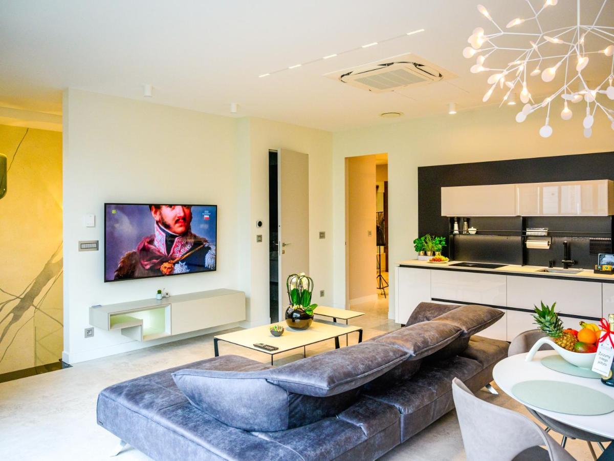 Pietryna Apartments Luxury - Sauna , Jacuzzi , Bezposrednio Przy Ul Piotrkowskiej ウッチ エクステリア 写真
