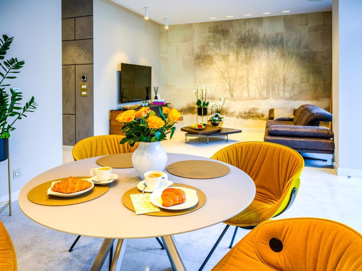 Pietryna Apartments Luxury - Sauna , Jacuzzi , Bezposrednio Przy Ul Piotrkowskiej ウッチ エクステリア 写真