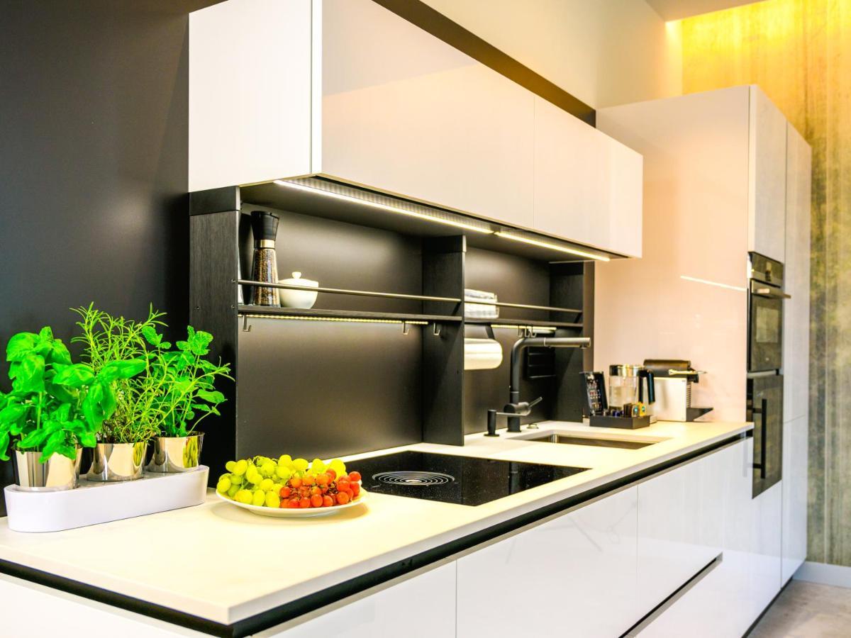 Pietryna Apartments Luxury - Sauna , Jacuzzi , Bezposrednio Przy Ul Piotrkowskiej ウッチ エクステリア 写真