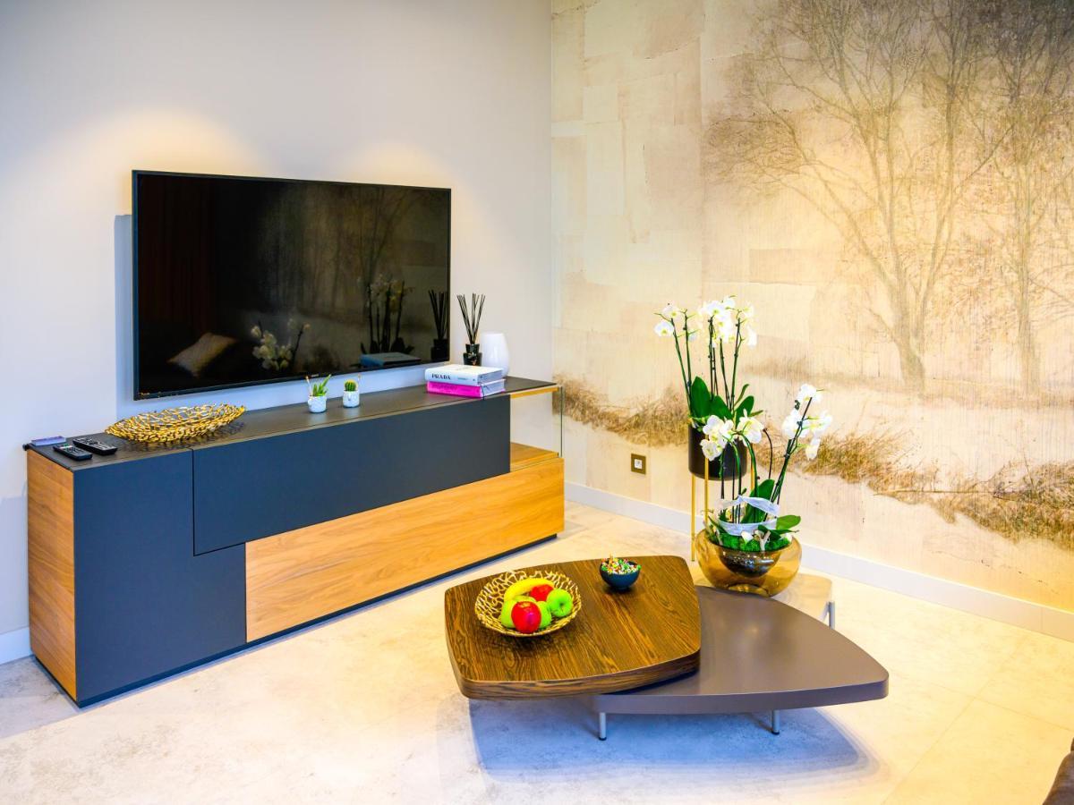 Pietryna Apartments Luxury - Sauna , Jacuzzi , Bezposrednio Przy Ul Piotrkowskiej ウッチ エクステリア 写真