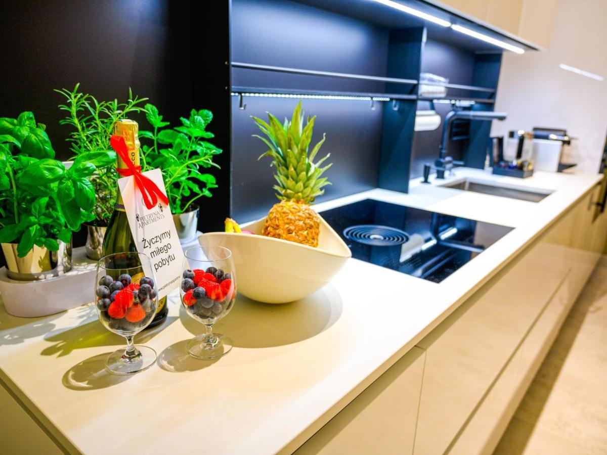 Pietryna Apartments Luxury - Sauna , Jacuzzi , Bezposrednio Przy Ul Piotrkowskiej ウッチ エクステリア 写真